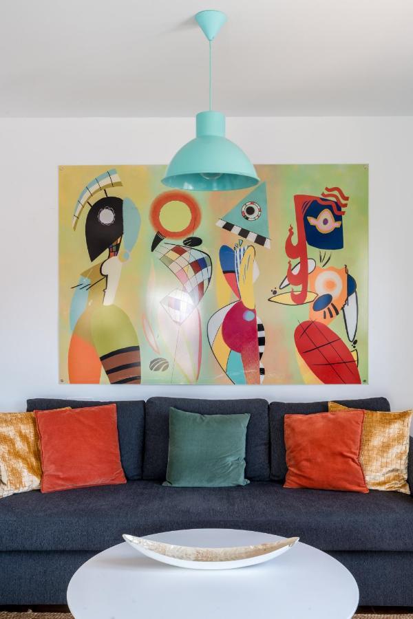 Colorful Terrace Urban Appartement